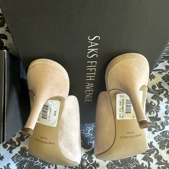 Saks Fifth Avenue Blush Suede Shoes, size 8.5 - Picture 4 of 9